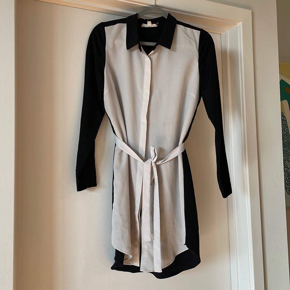 Olive & Oak Black and Light Grey Belted Shirt Dress - Size Small